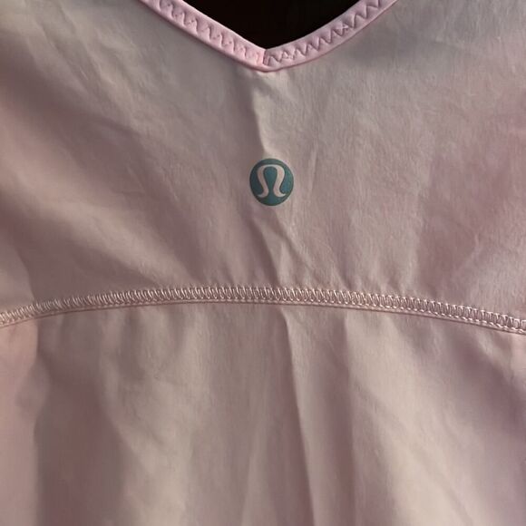 Pink lululemon relaxed fit tank with rounded front and lower back hem M - Picture 3 of 6